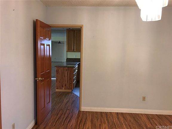 4th image of 10148 Swinton Ave