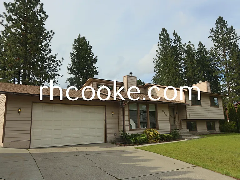 209 E Sierra Ave — Photo 2