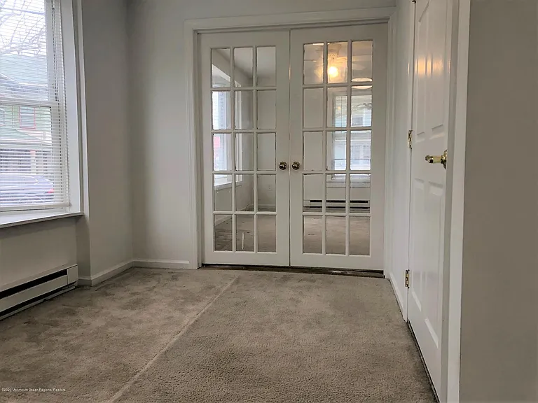 90 Asbury Ave — Photo 11
