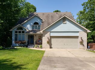 5089 N Fox Rd, Sanford, MI 48657