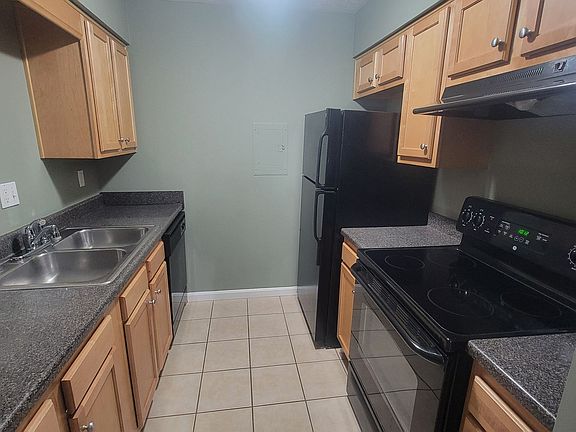 5th image of 805 La Fontenay Ct