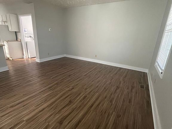 2nd image of 925 Holloway St