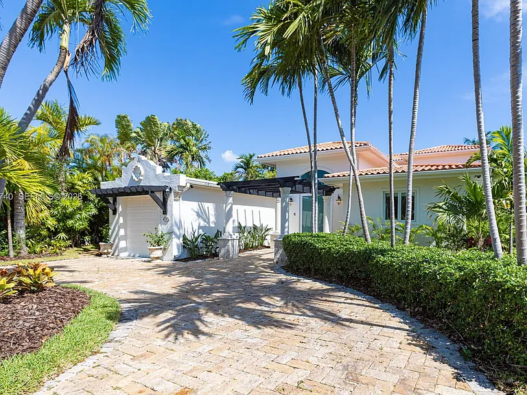 425 N Shore Dr — Photo 36
