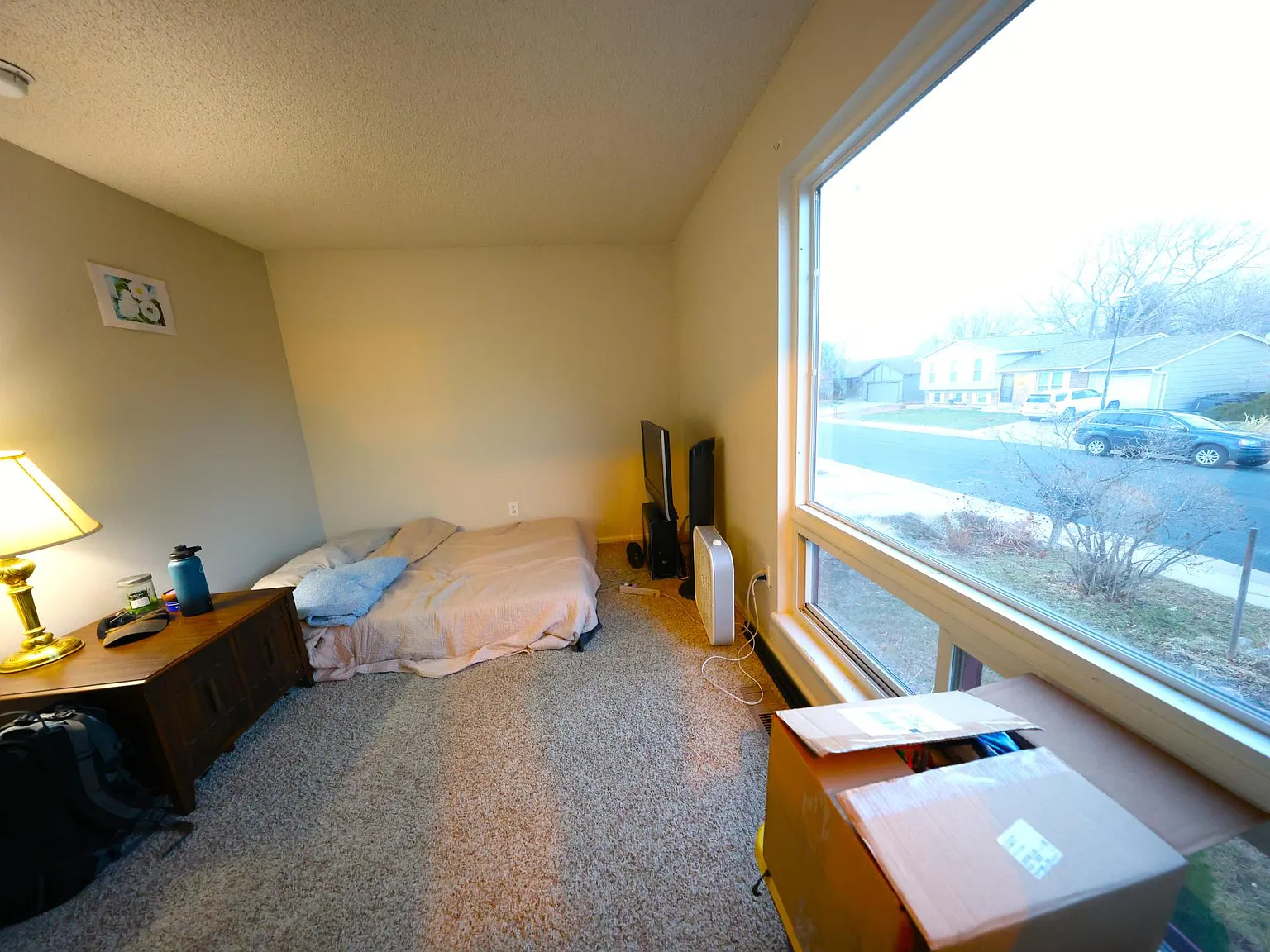 3 bed, 2.5 bath, 1656 sqft, $800 — Photo 2