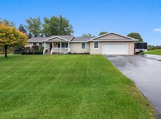 1218 Piccadilly Rd, Traverse City, MI 49685