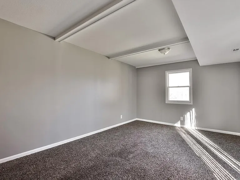 5321 S 106th St — Photo 15