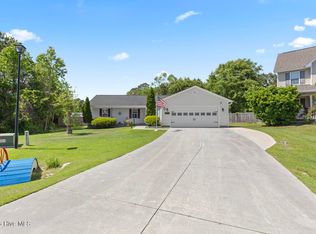 303 N Grazing Court, Sneads Ferry, NC 28460