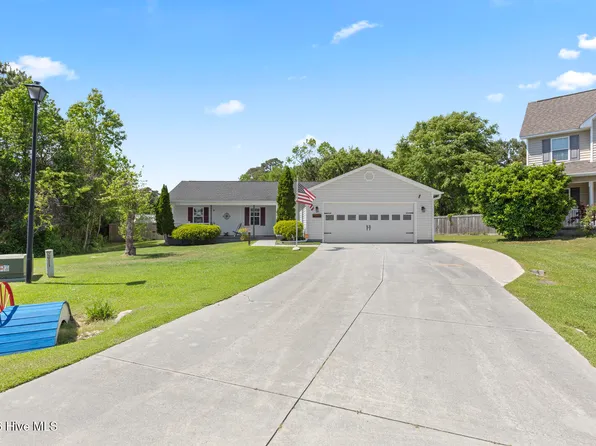 303 N Grazing Court, Sneads Ferry, NC 28460