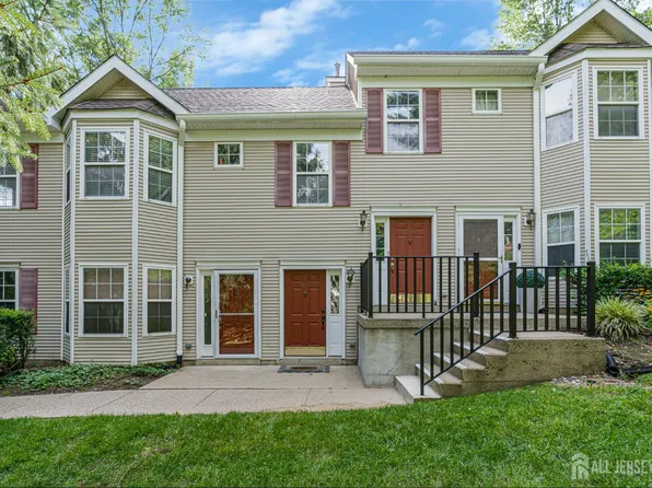 208 Cypress Ln, East Brunswick, NJ 08816