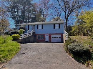 24 Emerson St, Springfield, MA 01118