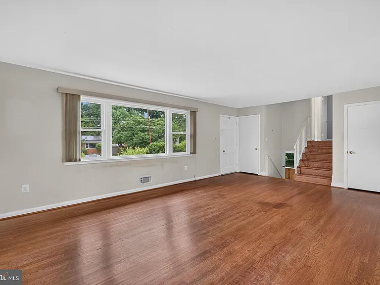 7011 Sea Cliff Rd — Photo 2