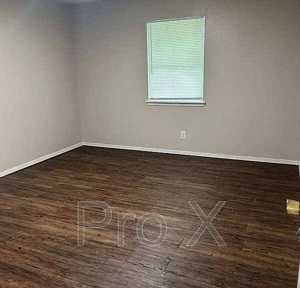 1605 Juniper Cir #C — Photo 7