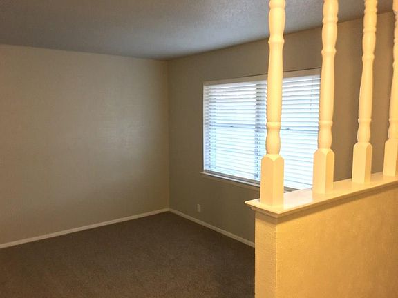 5th image of 1301 Hemphill Dr