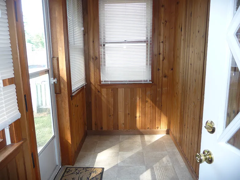 27 Oliver Ave — Photo 12