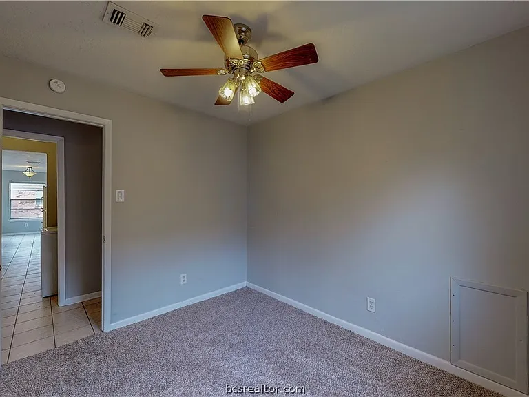 1107 Braeswood Dr — Photo 38