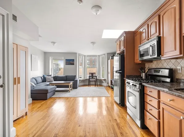 288 W 3rd St APT 3, South Boston, MA 02127
