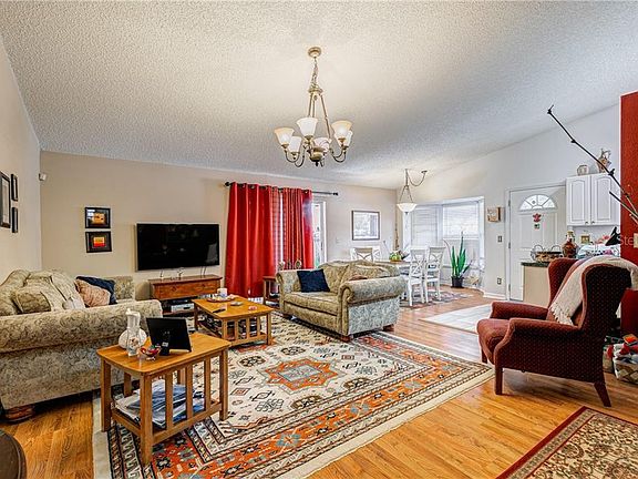 4th image of 1108 16th Ave NW