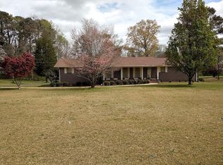 6179 Warrior River Rd, Bessemer, AL 35023