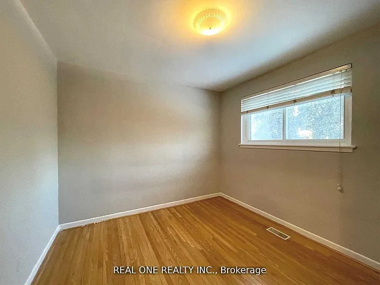 17 Valleycrest Ave — Photo 8