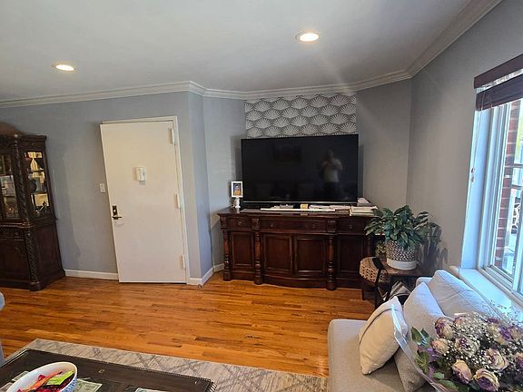 4th image of 19-41 76th St #1