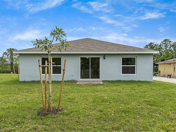 5th image of 3754 NE 14th Pl
