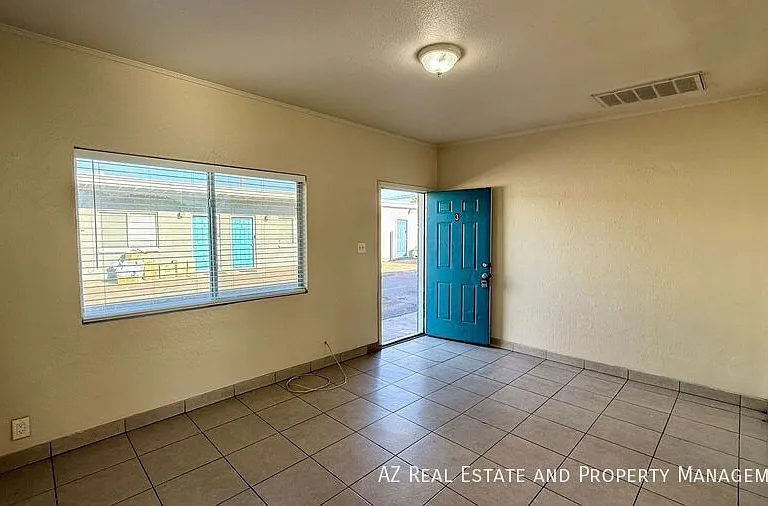 1233 W Pierce St #3 — Photo 5