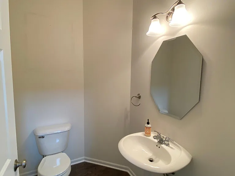 2873 Henley Ln — Photo 14