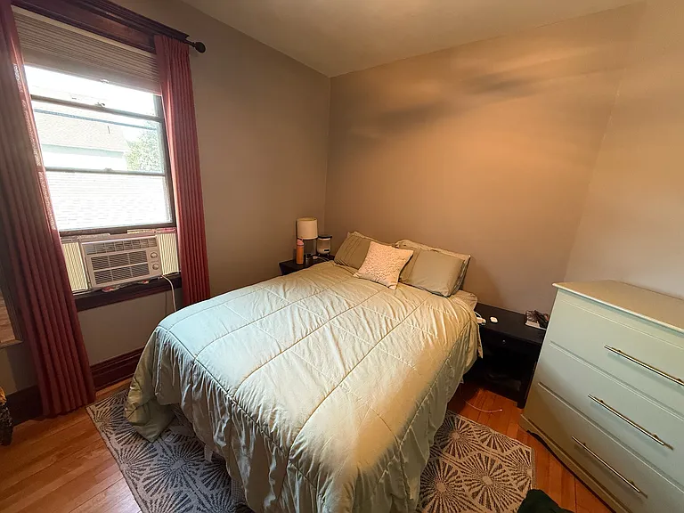 2721 E 22nd St #2 — Photo 9