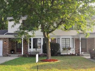 27775 Hickler Ln, Harrison Township, MI 48045