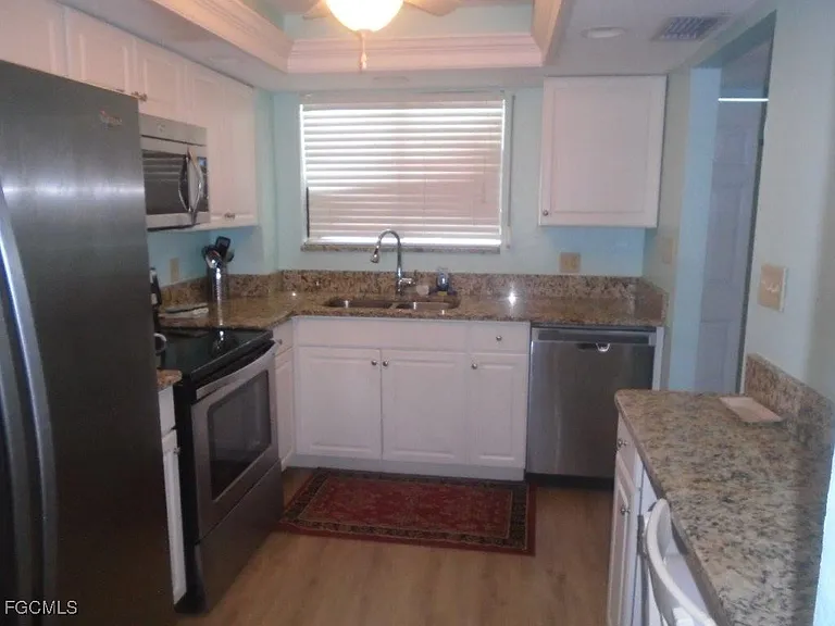 2121 Collier Ave #311 — Photo 7