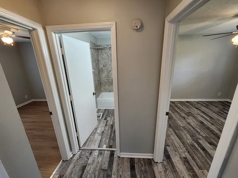 100 Grant Dr — Photo 7