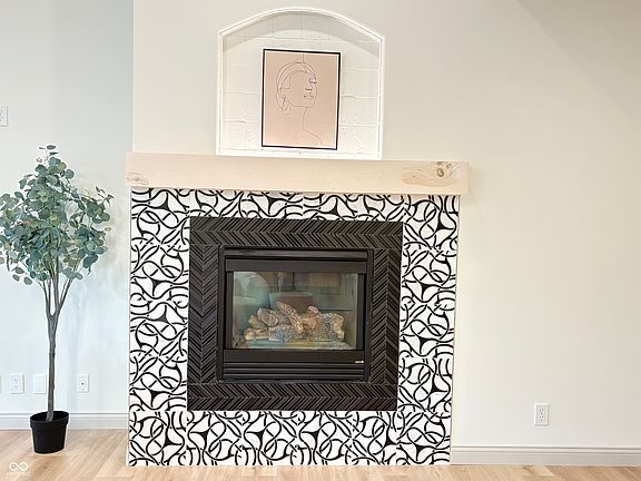 4th image of 5046 Grapevine Blvd