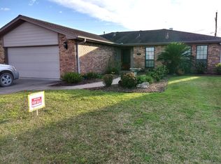2331 Friar Tuck Ln, Groves, TX 77619