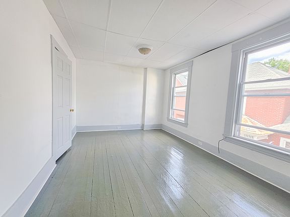 4th image of 126 Harrison St #4