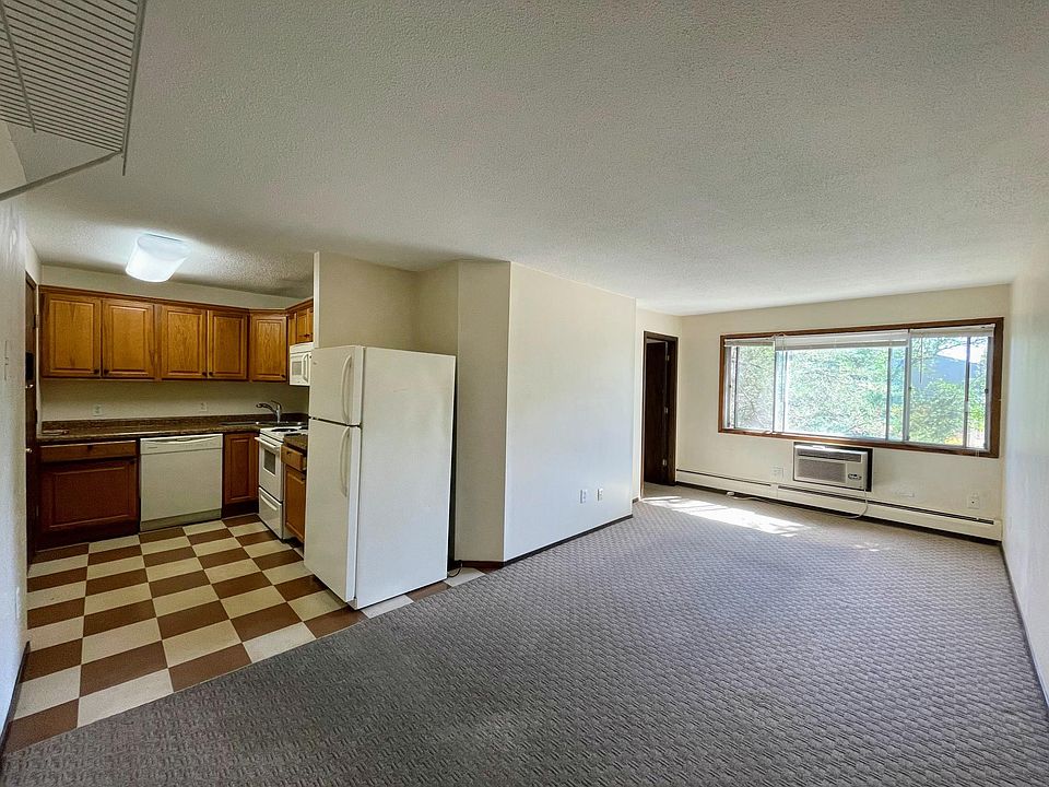 1st image of 1503 8th St SE APT 301