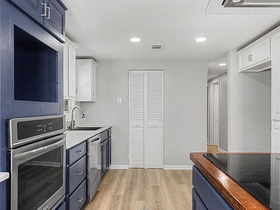 4th image of 401 Cooper St