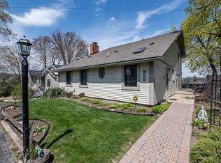 4040 Lark Ave, Waterford, MI 48328