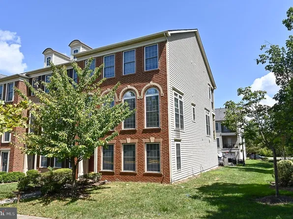 25849 Turlough Ter, Chantilly, VA 20152
