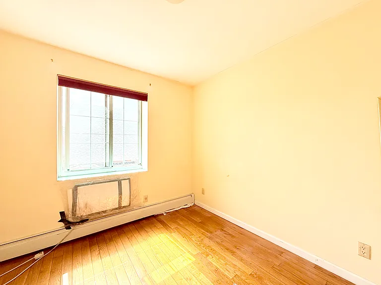 35-06 Leavitt St #7F — Photo 5
