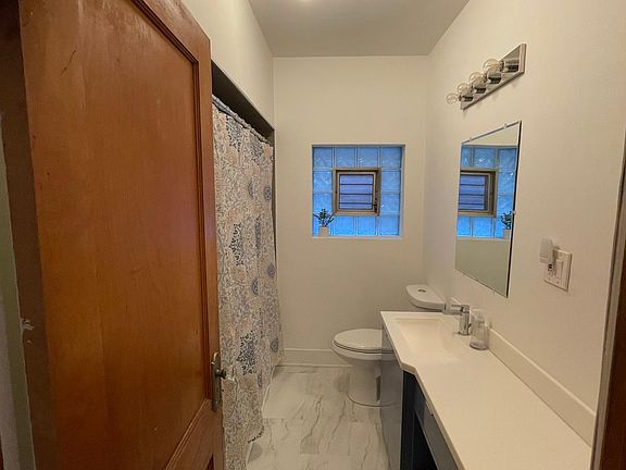 5th image of 3306 N Avers Ave