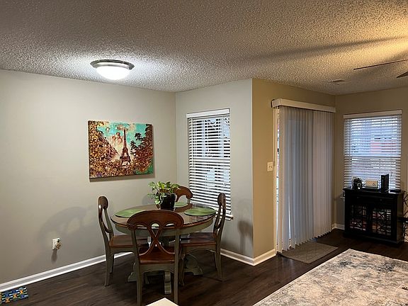2nd image of 784 Windbrook Cir