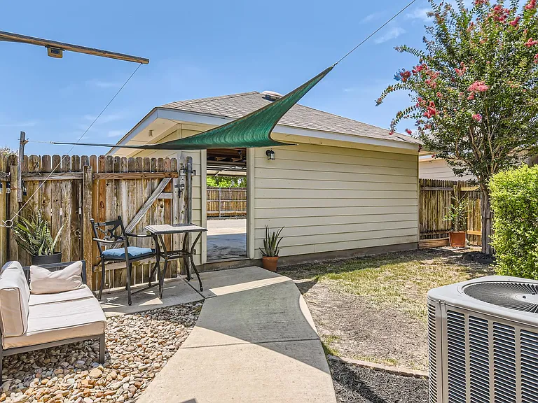 118 Preston Trl — Photo 21
