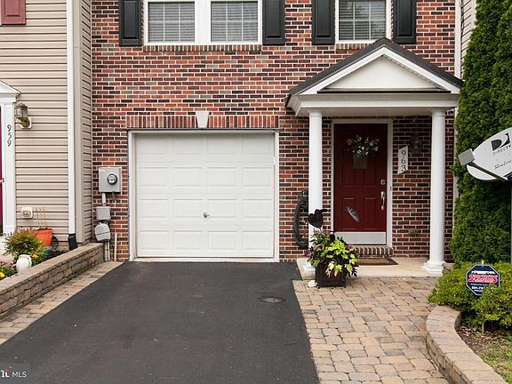 2nd image of 963 Monet Dr