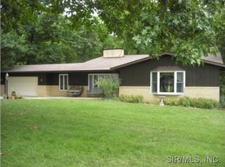414 Arrowhead Dr, Troy, IL
