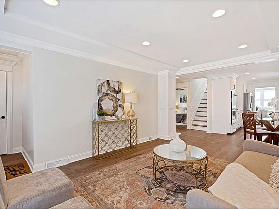 3rd image of 7305 W Touhy Ave
