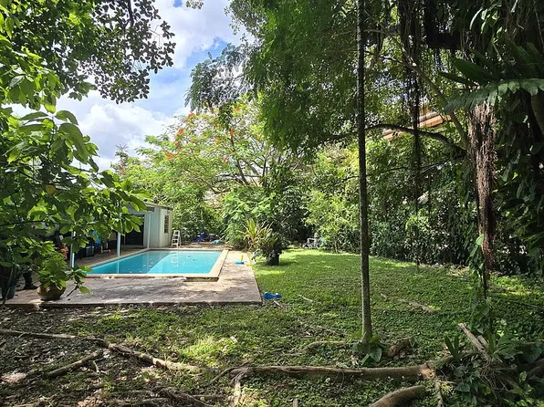 8603 SW 68 Street Rd, Miami, FL 33143