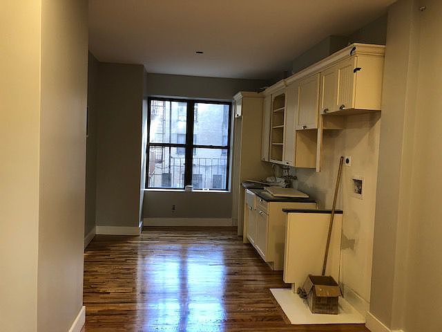 2nd image of 1615 Putnam Ave APT 2B