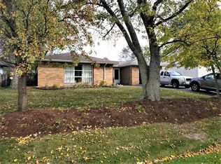 605 Deerpath Dr, Lindenhurst, IL 60046