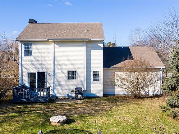 4th image of 35 Straw Ln