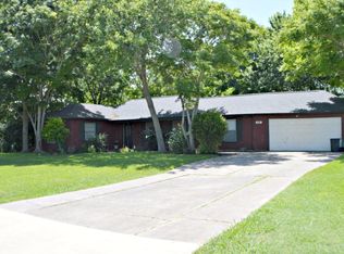 107 Crockett St, Port Lavaca, TX 77979